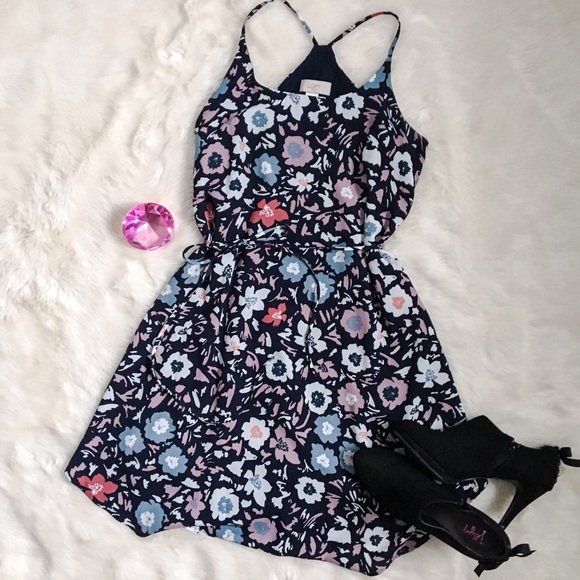 LOFT Dresses & Skirts - LOFT racerback tie waist summer dress
